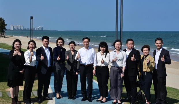 李家超在海南與香港青年交流