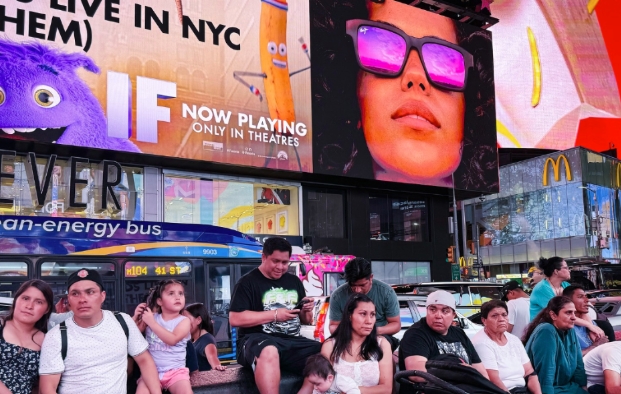 美恢復外國學生簽證 查社媒引起“冷戰”議論