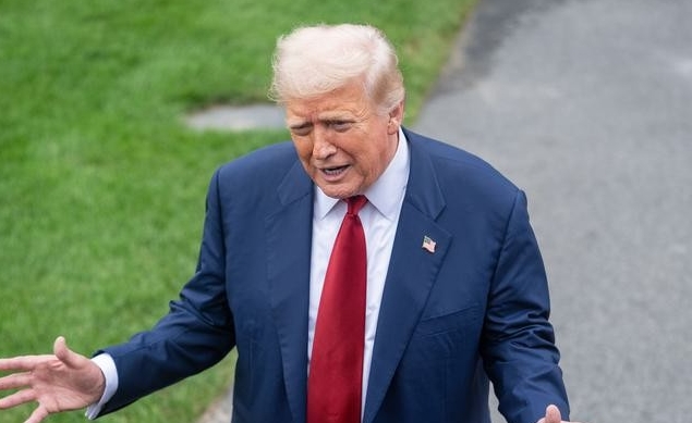 特朗普宣布終止與加拿大所有貿易談判