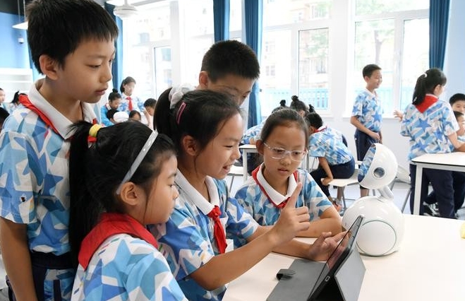 AI賦能教育勢在必行 北大專家呼籲師資先行