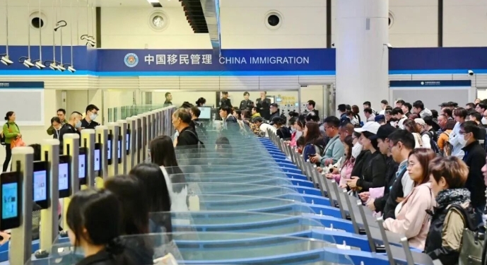 國家移民局：2025年近7億人次出入境創歷史新高