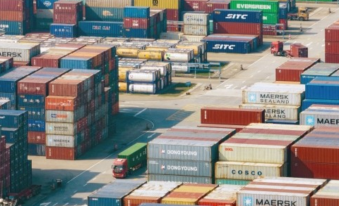 前5月中國貨物貿易進出口總值同比增15.3%